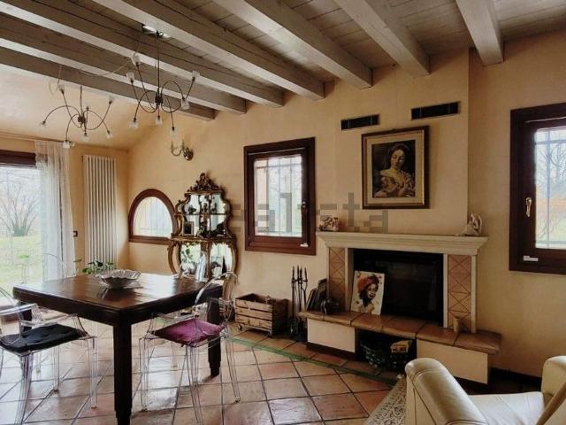 Villetta indipendente in vendita di 300 m² in Via Bagnoli