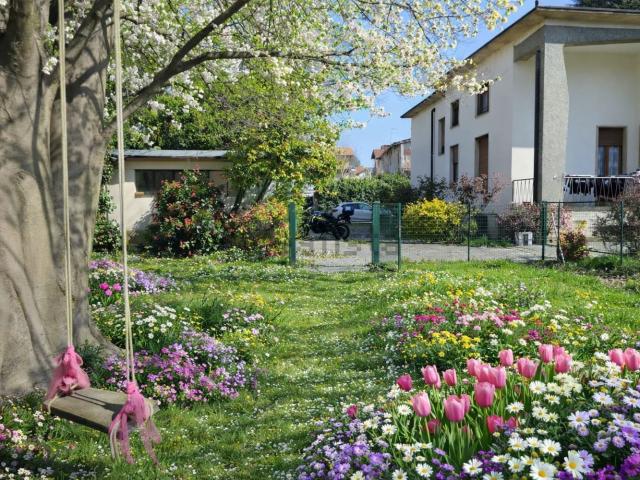 Villetta indipendente in vendita di 300 m² in Via Bernardino Luini