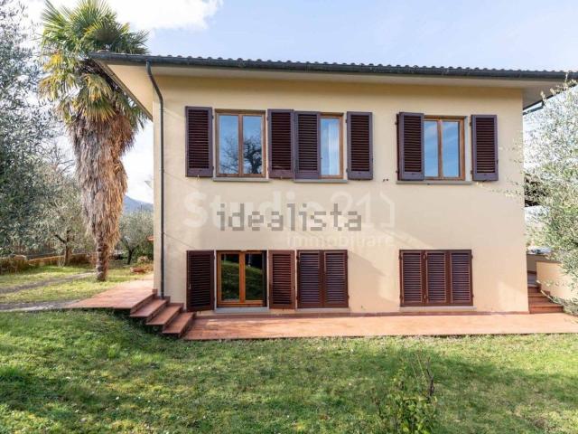 Villetta indipendente in vendita di 300 m² in Via Brollo