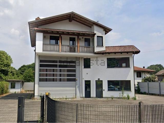 Villetta indipendente in vendita di 300 m² in Via G. Matteotti, 153
