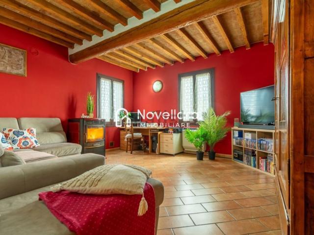 Villetta indipendente in vendita di 300 m² in Via Garfagnana, 16