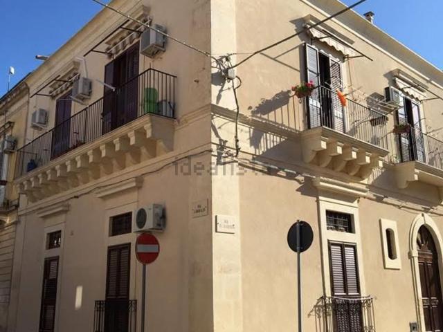 Villetta indipendente in vendita di 300 m² in Via Garibaldi