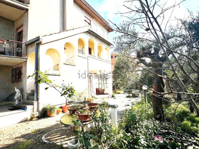 Villetta indipendente in vendita di 300 m² in Via Gastone Sozzi, 13