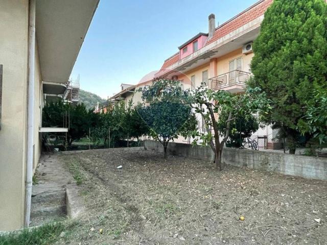 Villetta indipendente in vendita di 300 m² in Via Giuseppe Boemi
