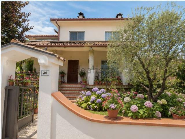 Villetta indipendente in vendita di 300 m² in Via Giovanni Venanzi, 35