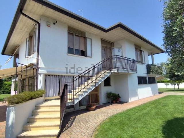 Villetta indipendente in vendita di 300 m² in Via Guglielmo Marconi
