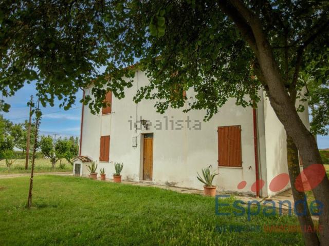 Villetta indipendente in vendita di 300 m² in Via Donna Santa
