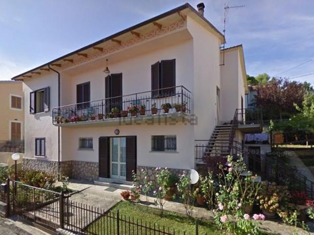 Villetta indipendente in vendita di 300 m² in Via Dante Alighieri, 2