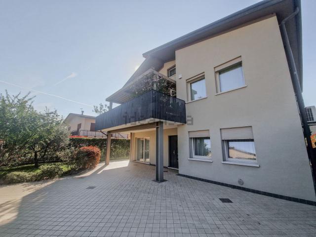 Villetta indipendente in vendita di 300 m² in Via Dante Alighieri
