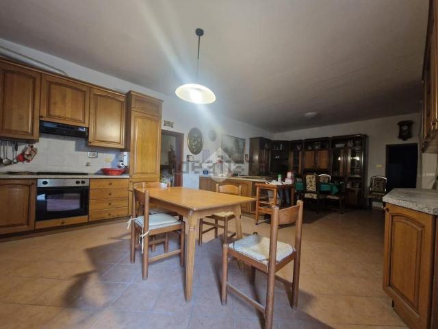 Villetta indipendente in vendita di 300 m² in Via degli Stradelli Guelfi, 72