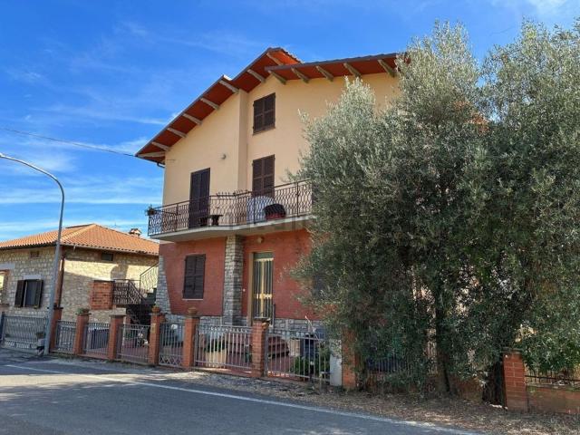 Villetta indipendente in vendita di 300 m² in Via dei Mandorli, 1