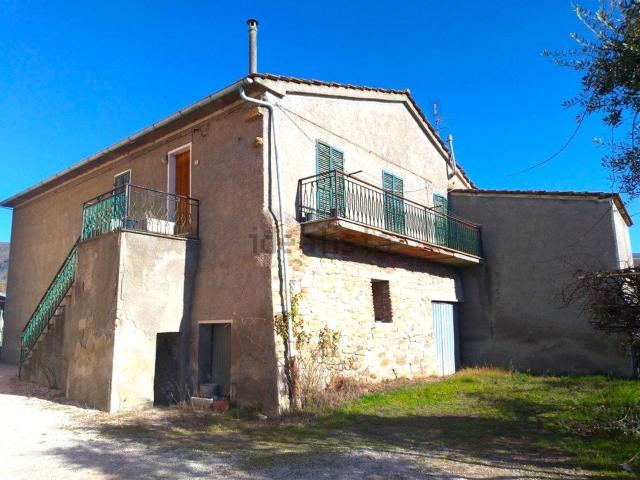 Villetta indipendente in vendita di 300 m² in Via del Perna