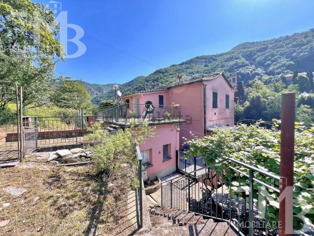 Villetta indipendente in vendita di 300 m² in Via del Piano