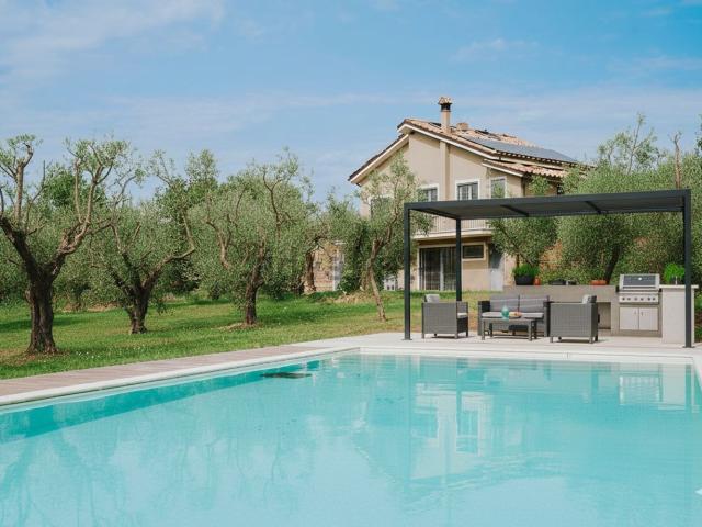 Villetta indipendente in vendita di 300 m² in Via del Praticello Alto, 26