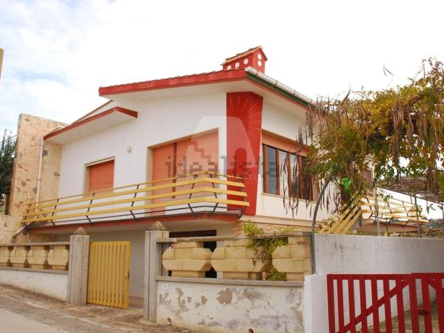 Villetta indipendente in vendita di 300 m² in Via delle Pratoline, 12