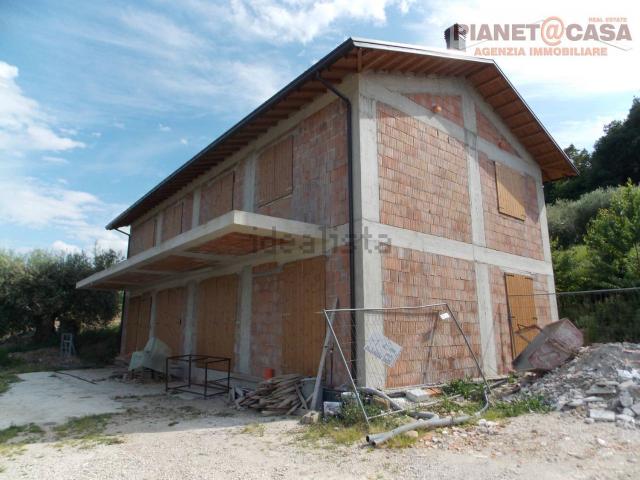 Villetta indipendente in vendita di 300 m² in Via delle Vivare