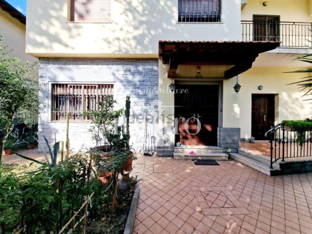 Villetta indipendente in vendita di 300 m² in Via di Brozzi, 50145