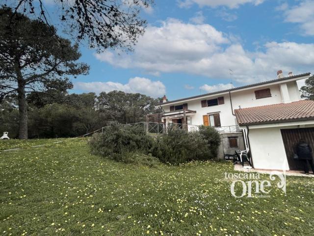 Villetta indipendente in vendita di 300 m² in Via di Montenero