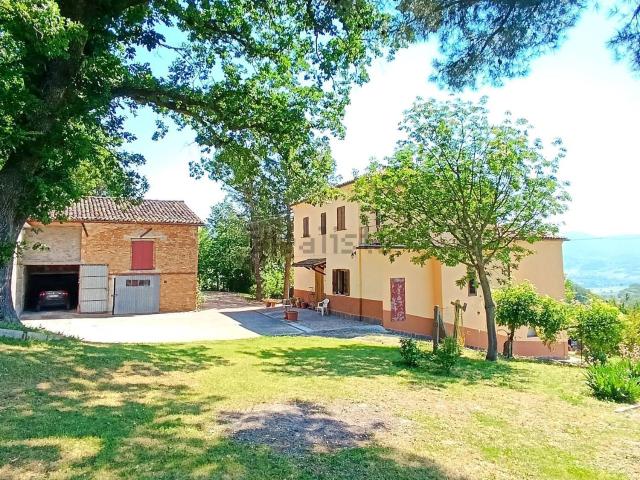 Villetta indipendente in vendita di 300 m² in Via Fonte Vecchia