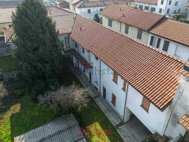 Villetta indipendente in vendita di 300 m² in Via Fabio Filzi, 21