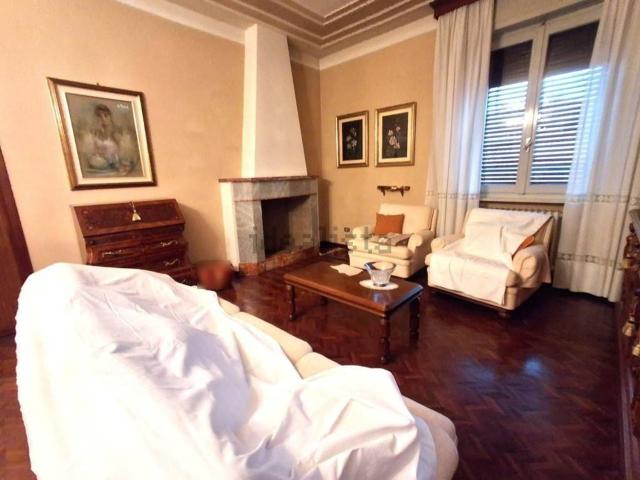 Villetta indipendente in vendita di 300 m² in Via Felice Piacentini, 14