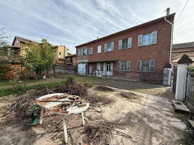 Villetta indipendente in vendita di 300 m² in Via IV Martiri