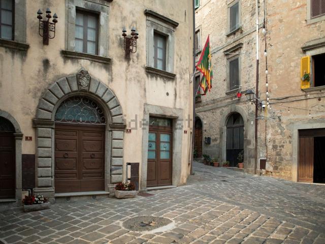 Villetta indipendente in vendita di 300 m² in Via la Piana