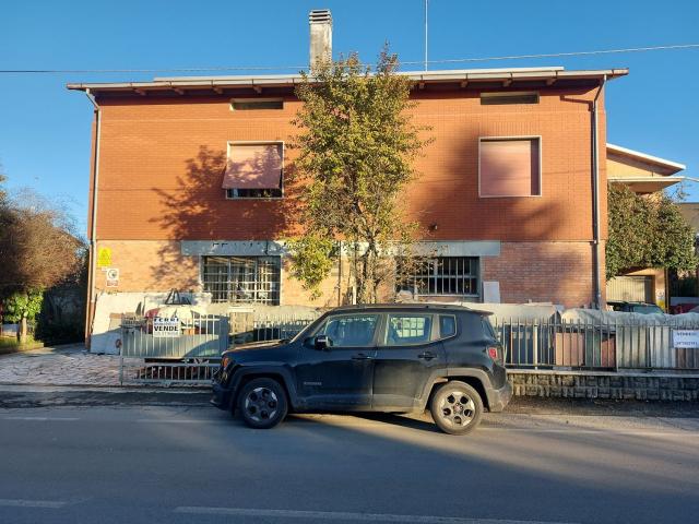 Villetta indipendente in vendita di 300 m² in Via Leonardo da Vinci