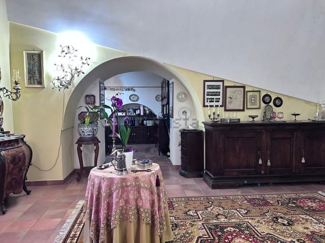 Villetta indipendente in vendita di 300 m² in Via Mons. A. Bello, 9