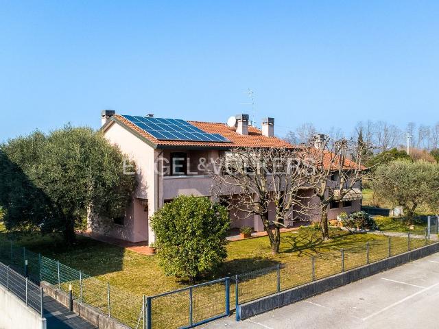 Villetta indipendente in vendita di 300 m² in Via Maglio