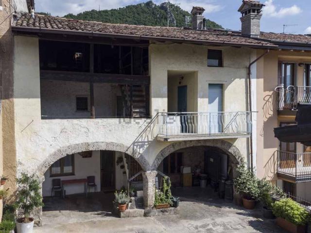 Villetta indipendente in vendita di 300 m² in Via Muzio, 20