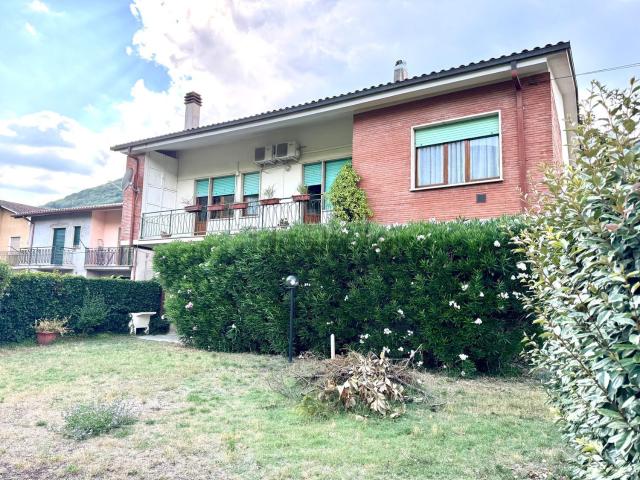 Villetta indipendente in vendita di 300 m² in Via Nazionale I, 41
