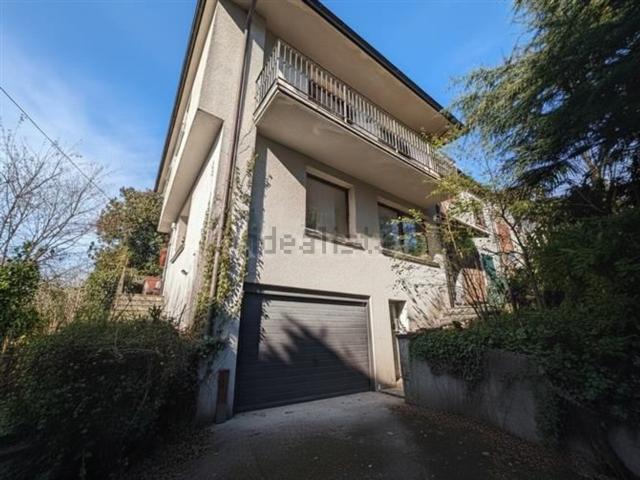 Villetta indipendente in vendita di 222 m² in Via Savonarola