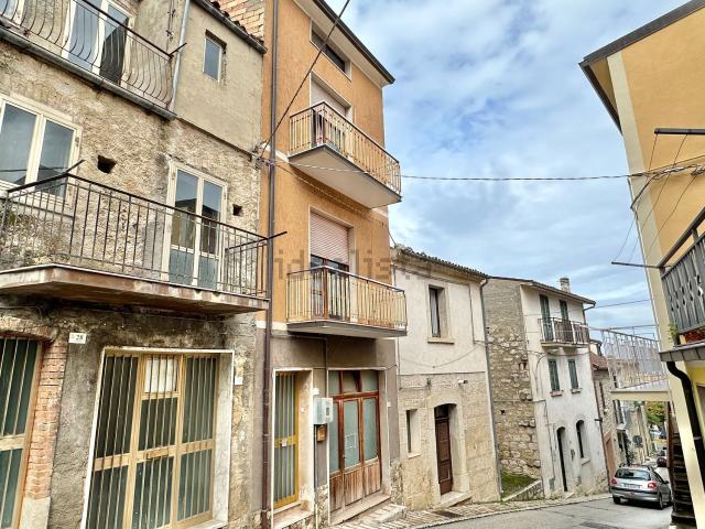 Villetta indipendente in vendita di 300 m² in Via San Angelo, 16