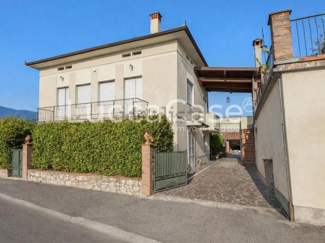 Villetta indipendente in vendita di 300 m² in Via San Donnino, 3
