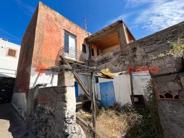 Villetta indipendente in vendita di 300 m² in Via San Gaetano
