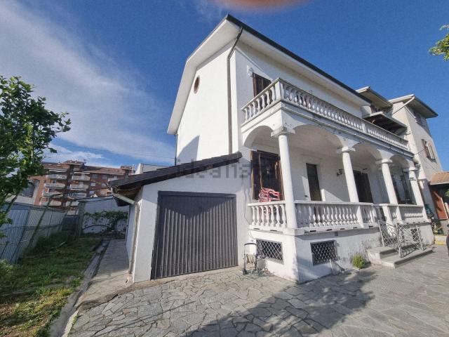 Villetta indipendente in vendita di 300 m² in Via San Giacomo, 28