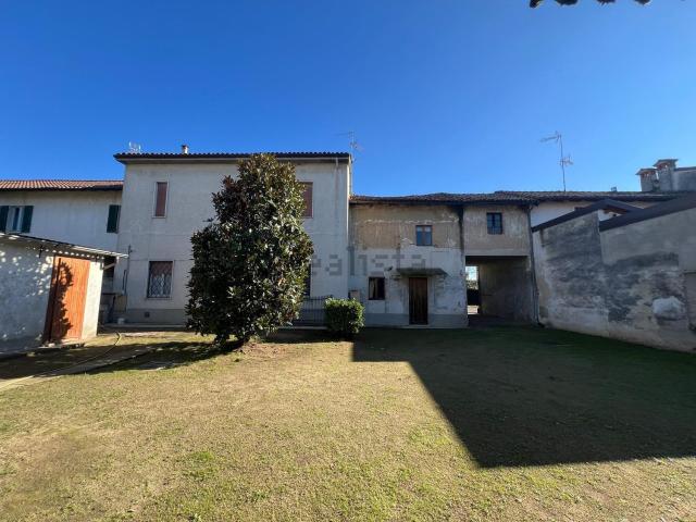 Villetta indipendente in vendita di 300 m² in Via San L. Beccari