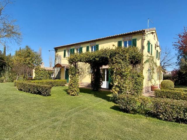 Villetta indipendente in vendita di 300 m² in Via San Sabino