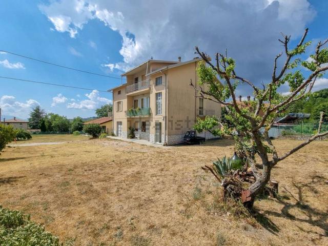 Villetta indipendente in vendita di 300 m² in Via Sant&apos Angelo