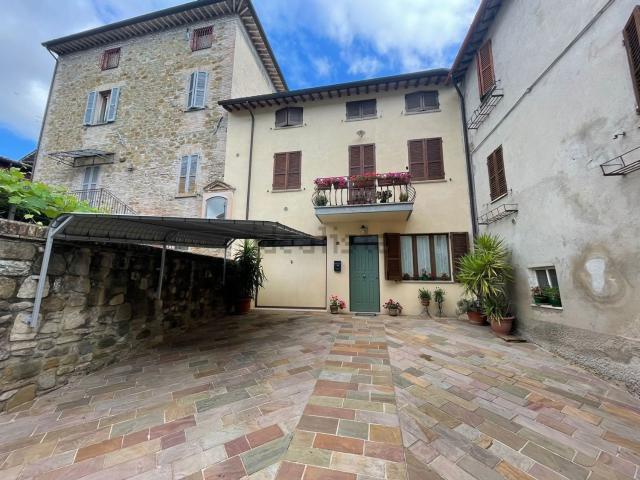 Villetta indipendente in vendita di 300 m² in Via Santa Croce