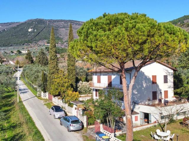 Villetta indipendente in vendita di 300 m² in Via Santa Luciola, 28