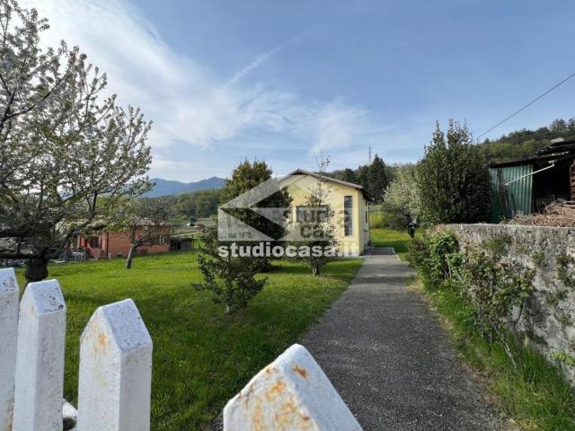 Villetta indipendente in vendita di 300 m² in Via Santa Lucia