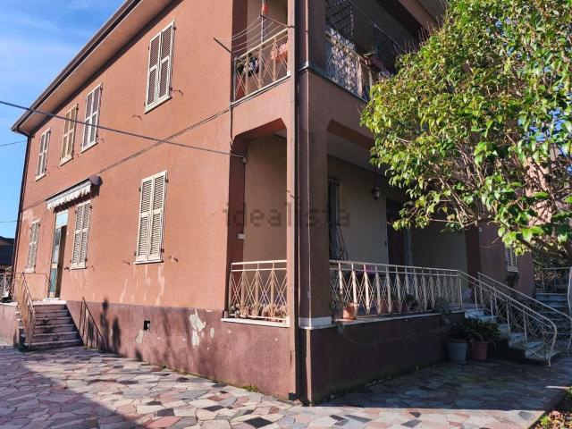 Villetta indipendente in vendita di 300 m² in Via P. Ratti