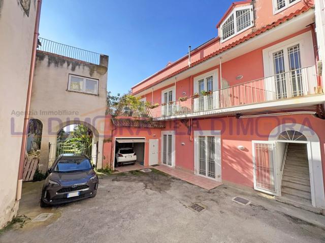 Villetta indipendente in vendita di 300 m² in Via Ponte, 61