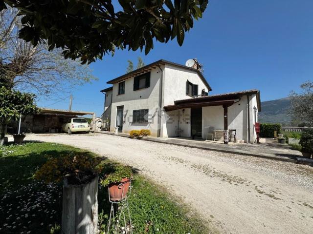 Villetta indipendente in vendita di 300 m² in Via Passo della Pietra, 1