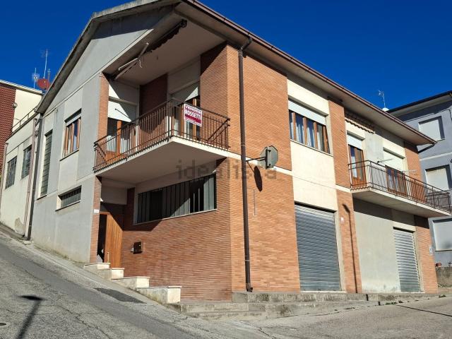Villetta indipendente in vendita di 300 m² in Via Piemonte, 38
