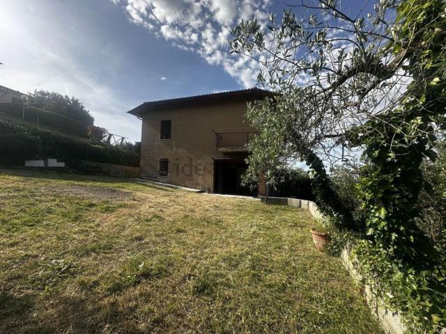 Villetta indipendente in vendita di 300 m² in Via Pietro Vannucci, 103