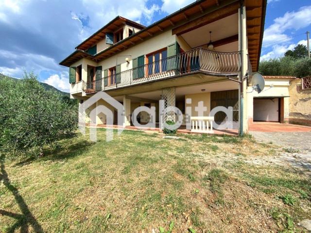 Villetta indipendente in vendita di 300 m² in Via Pio la Torre