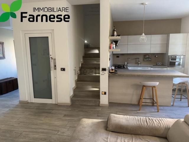 Villetta indipendente in vendita di 300 m² in Via Primo Guerzoni, 12